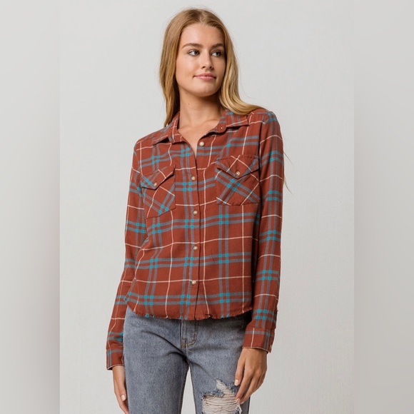 RVCA women’s in a haze rust long sleeve button down raw hem flannel shirt - Picture 2 of 8